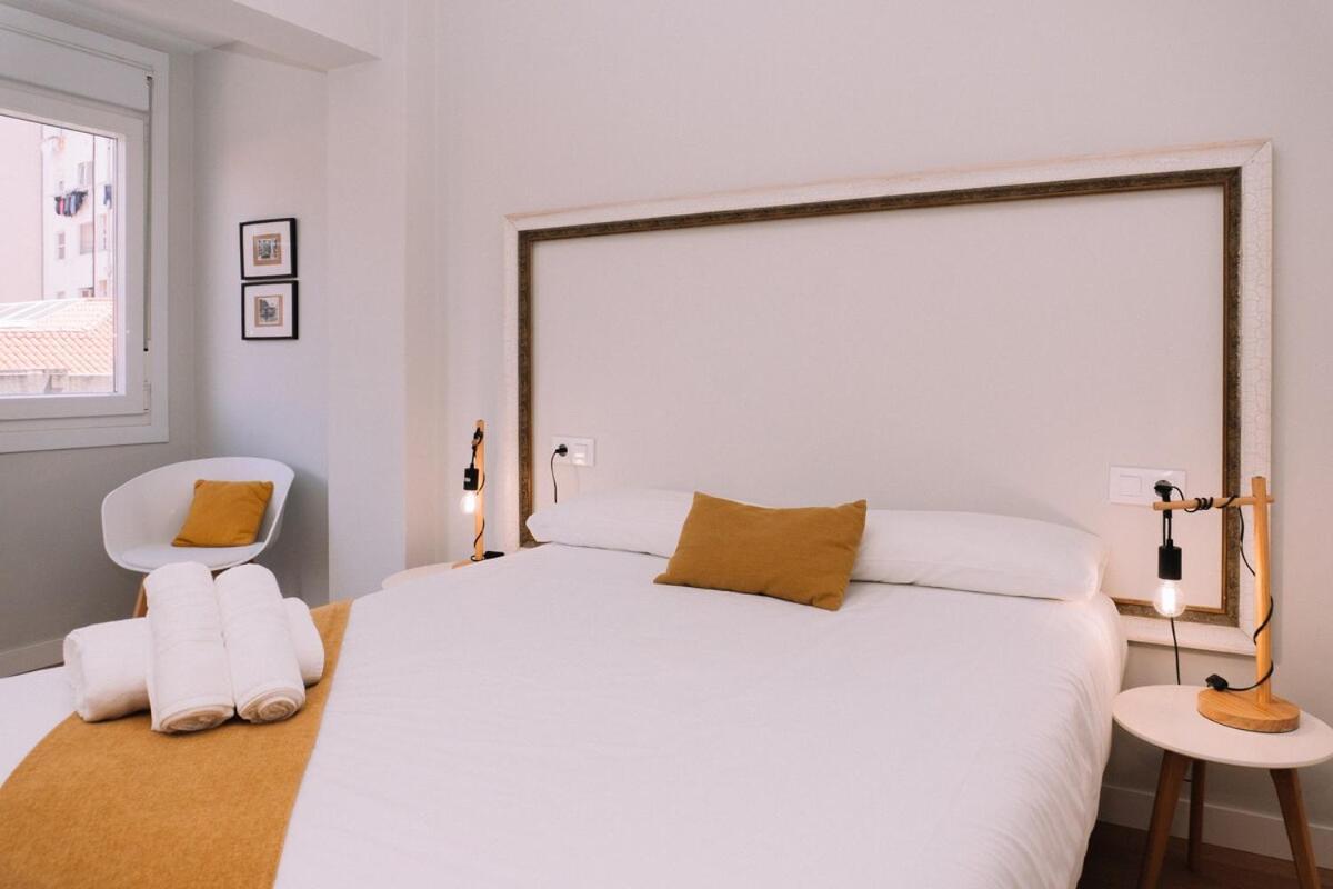 Amplio Con Luz Y Encanto By Apartamento